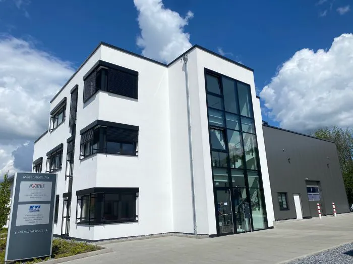 700x525Firmengeb_ude